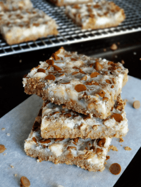 Cinnamon Sugar Crunch Bars stacked on wax paper