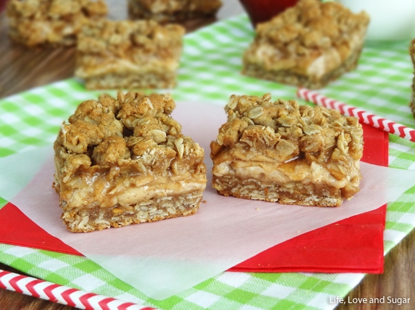 Cinnamon Apple Oatmeal Cheesecake Bars