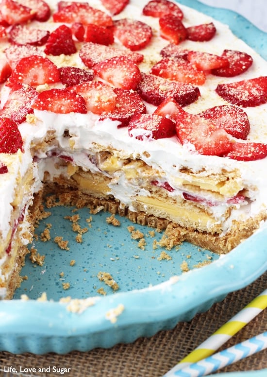 No Bake Strawberry Lemon Cookie Pie