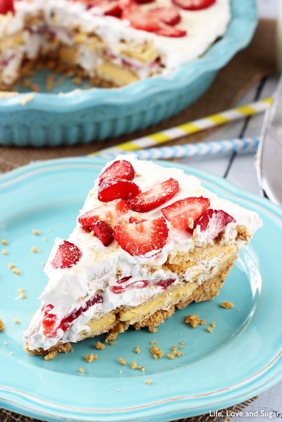 No Bake Strawberry Lemon Cookie Pie