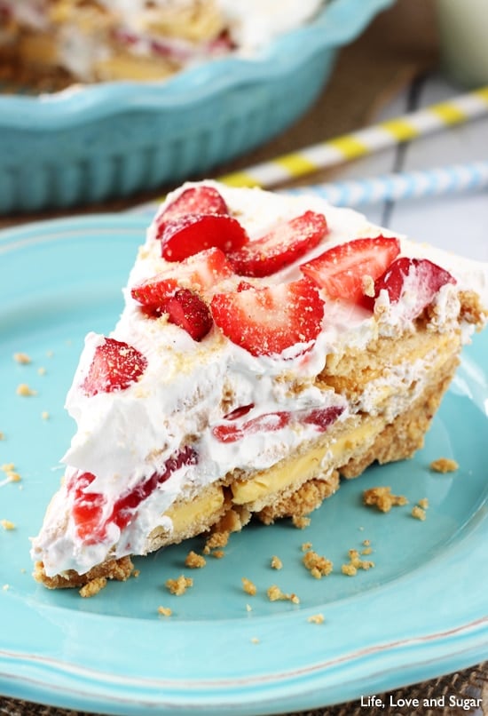 No Bake Strawberry Lemon Cookie Pie