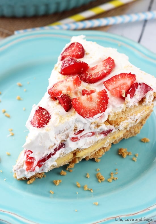 No Bake Strawberry Lemon Cookie Pie