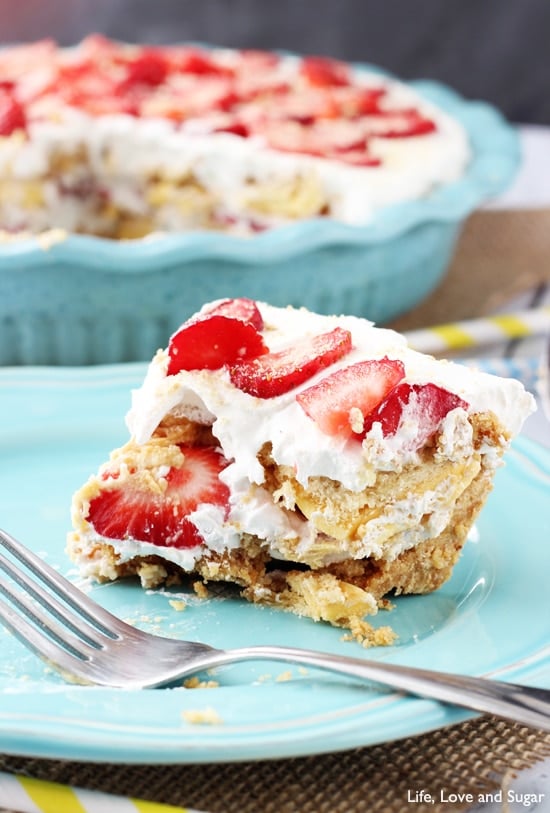 No Bake Strawberry Lemon Cookie Pie