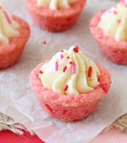 Mini Strawberry Cheesecake Cookie Cups