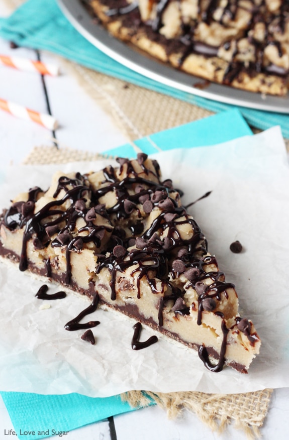 Chocolate Chip Cookie Dough Pizza - pie crust, oreo crumbs, chocolate ganache and eggless cookie dough!
