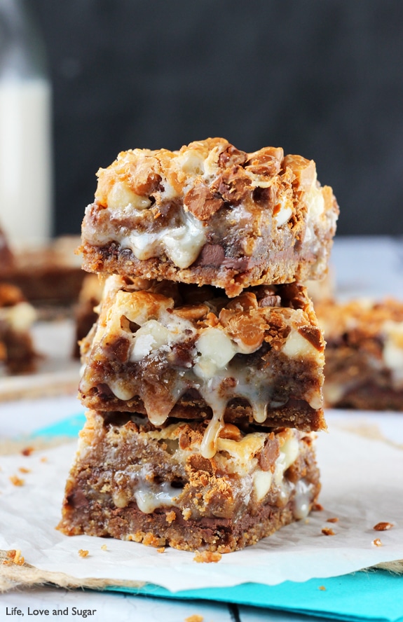 Oatmeal Cream Pie Gooey Bars