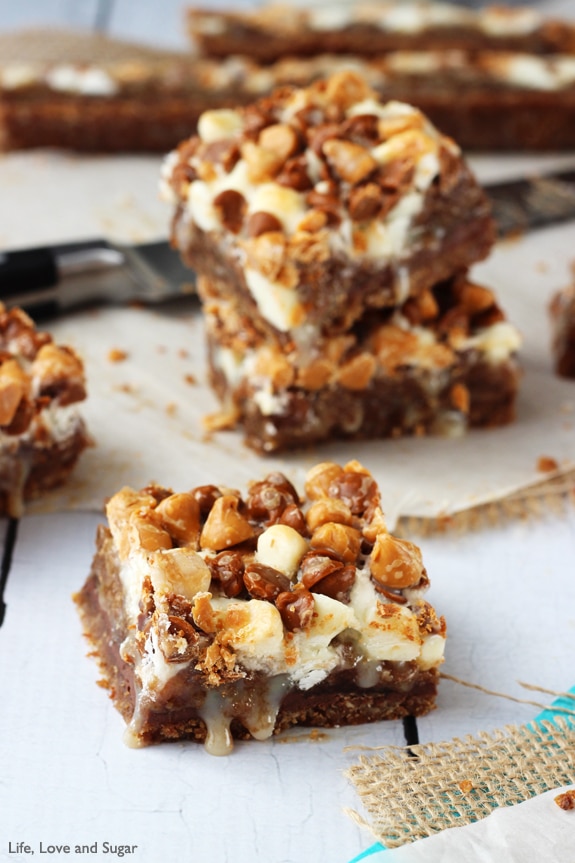 Oatmeal Cream Pie Gooey Bars