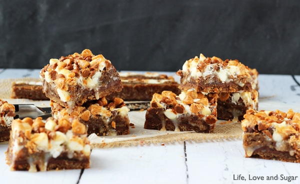 Oatmeal Cream Pie Gooey Bars