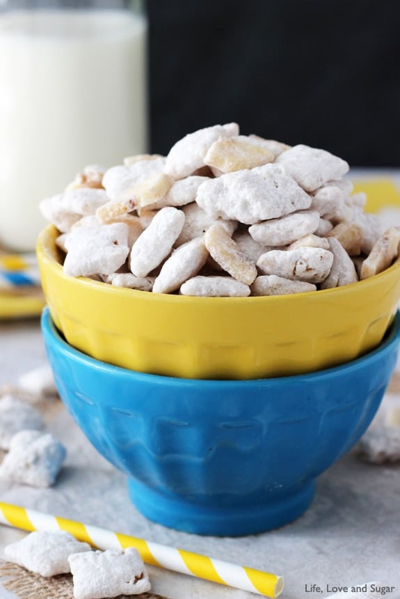 Image of Banana Pudding Puppy Chow in a Bowl