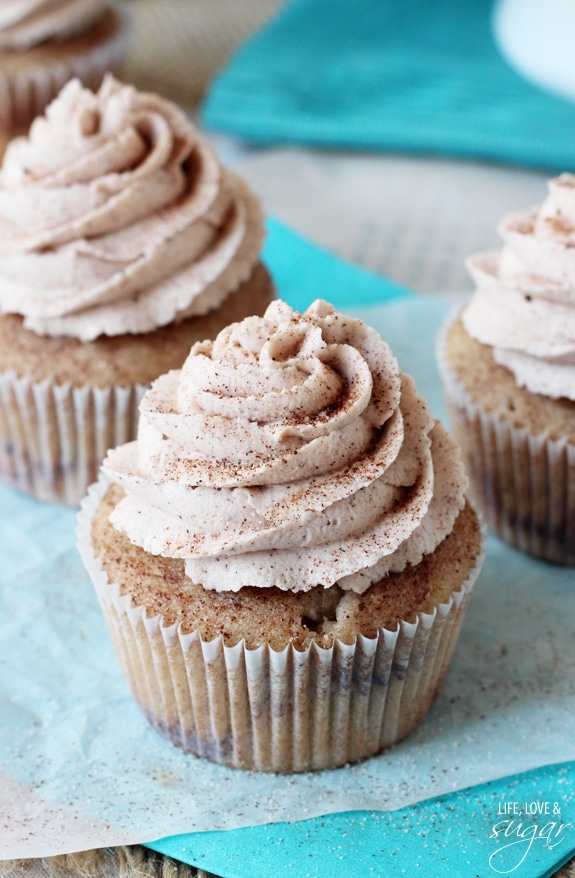 Cinnamon Sugar Swirl Cupcakes - layers of cinnamon swirled in the cupcake and cinnamon sugar icing!