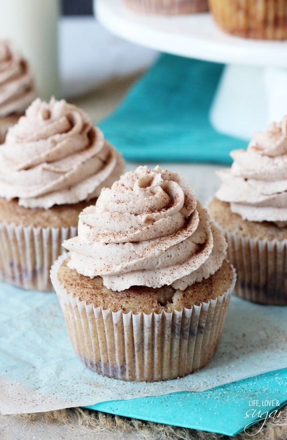 Cinnamon Sugar Swirl Cupcakes - layers of cinnamon swirled in the cupcake and cinnamon sugar icing!