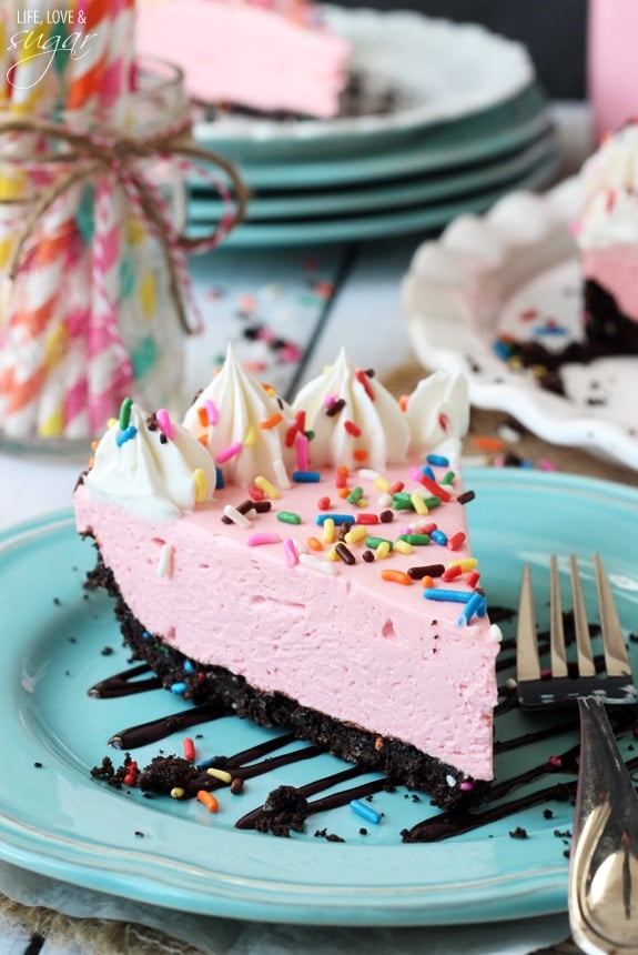 No Bake Strawberry Milkshake Cheesecake