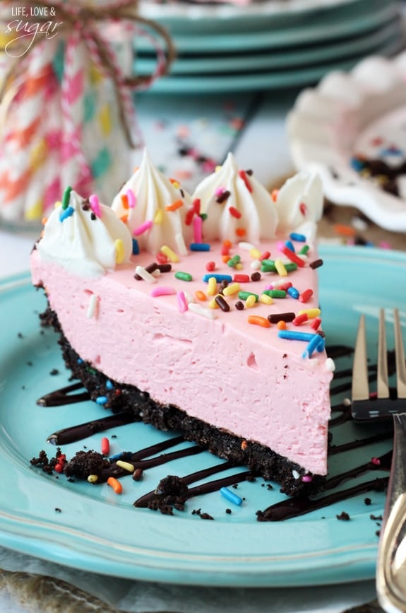 No Bake Strawberry Milkshake Cheesecake