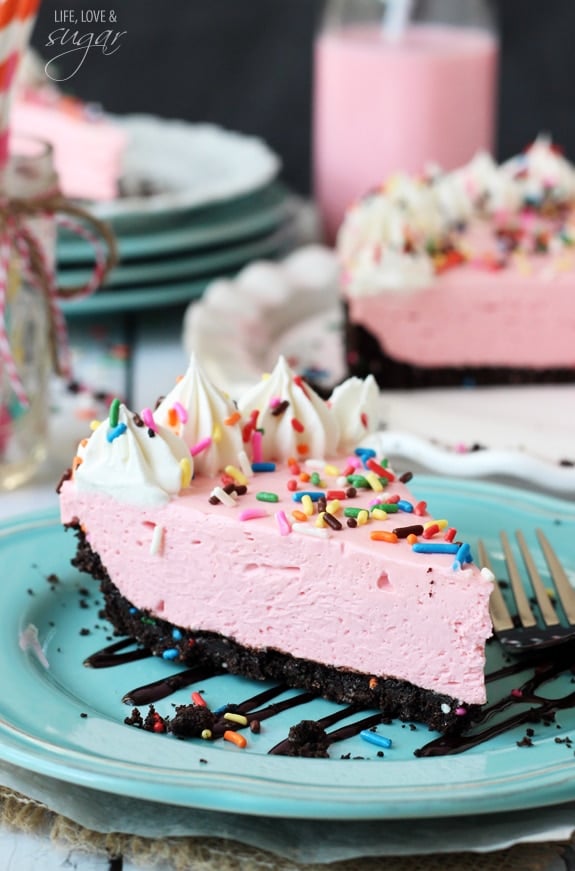 No Bake Strawberry Milkshake Cheesecake