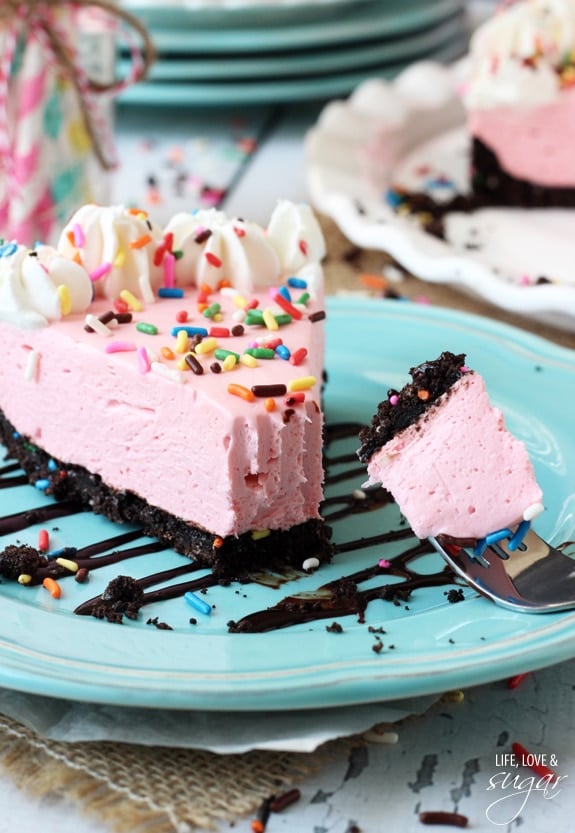 No Bake Strawberry Milkshake Cheesecake