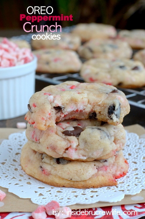 Oreo-Peppermint-Crunch-Cookies-title-1
