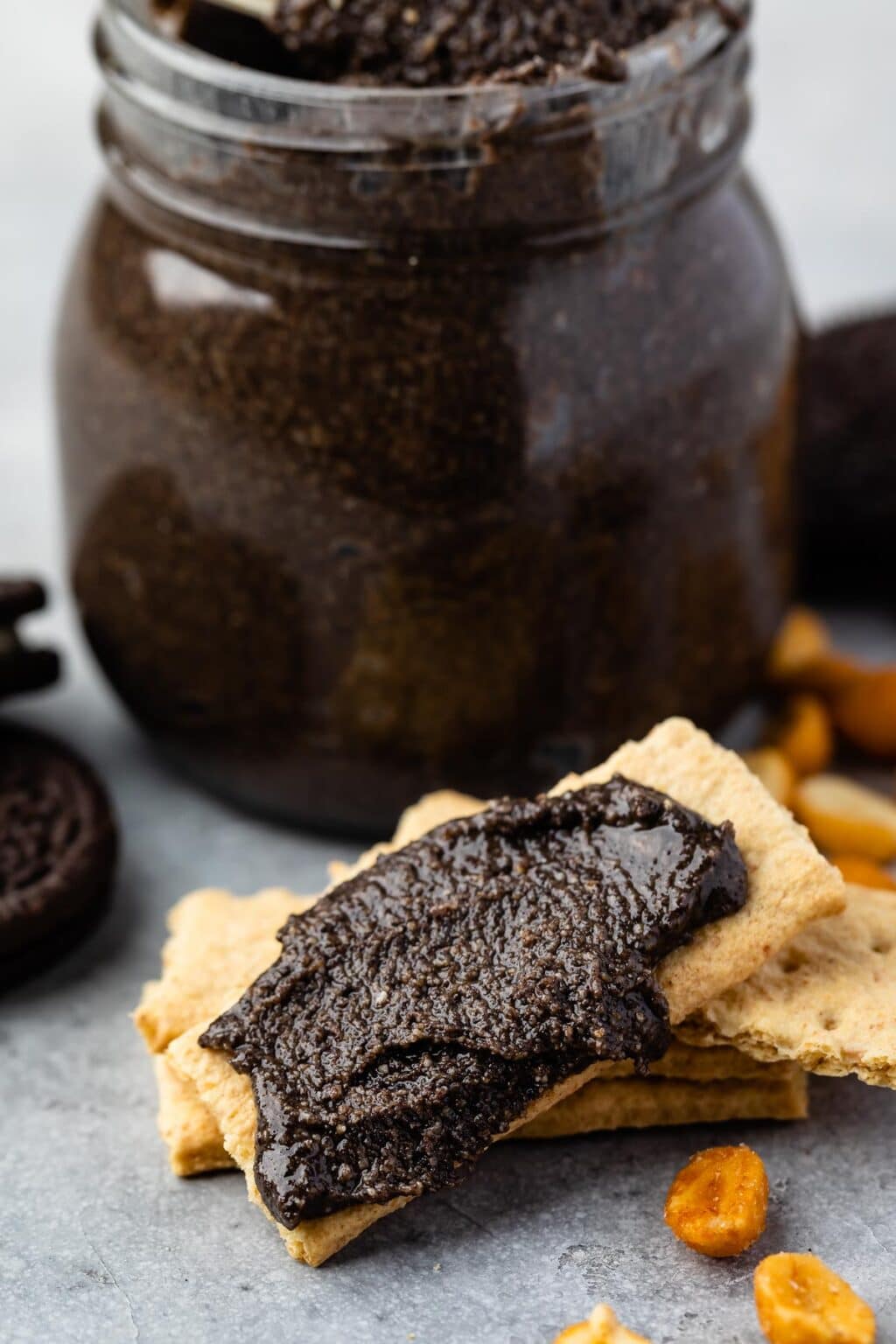 Oreo Peanut Butter spread on graham crackers.