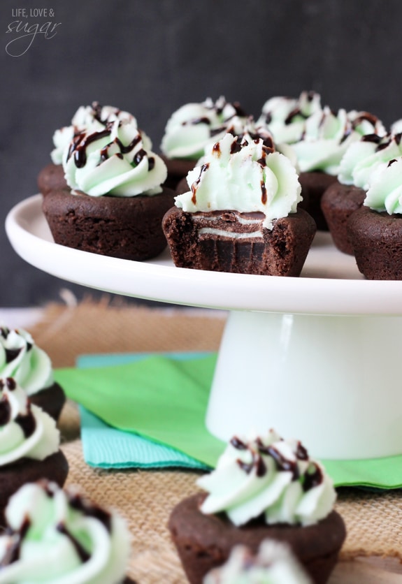 Mint Chocolate Cookie Cups