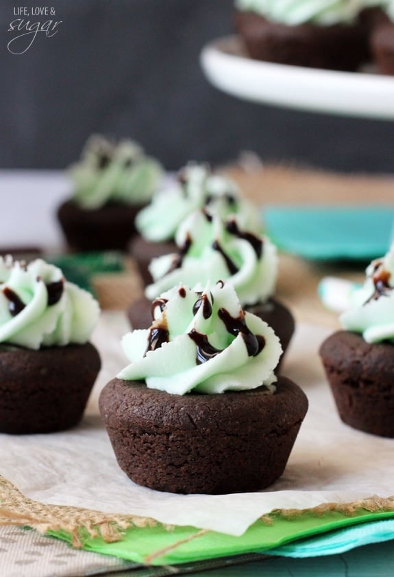 Mint Chocolate Cookie Cups