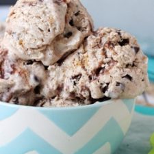 Oatmeal Chocolate Chip Cookie Ice Cream in a blue and white chevron bowl