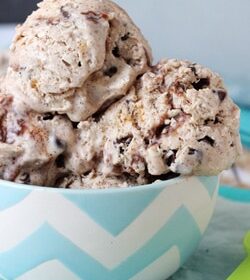 Oatmeal Chocolate Chip Cookie Ice Cream in a blue and white chevron bowl