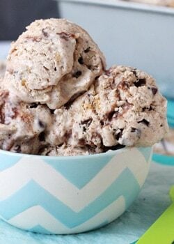 Oatmeal Chocolate Chip Cookie Ice Cream in a blue and white chevron bowl