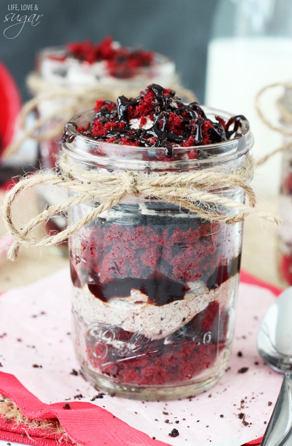 Red Velvet Oreo Trifles in a jar - Life Love and Sugar