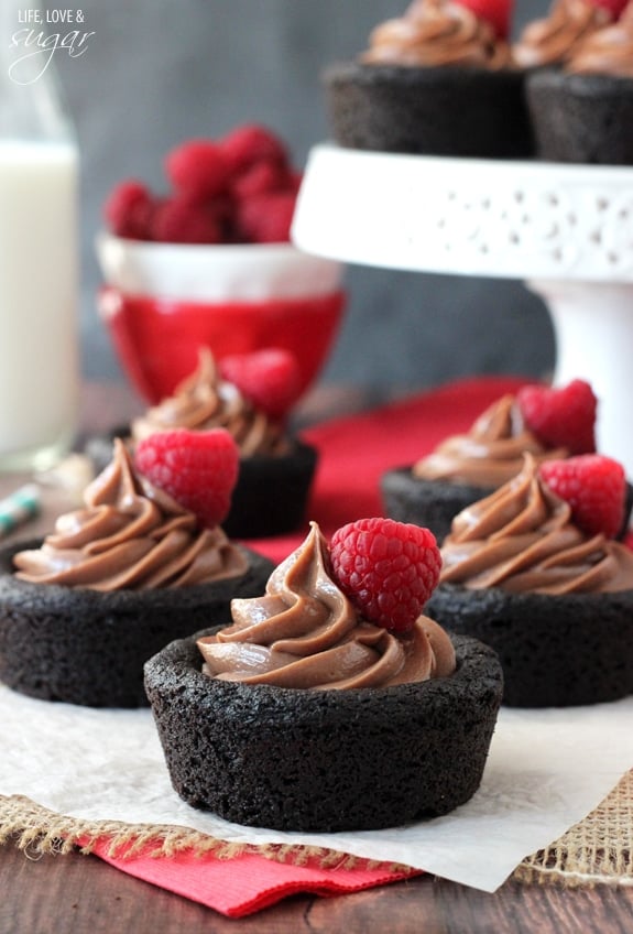 Nutella Cheesecake Chocolate Cookie Cups on burlap