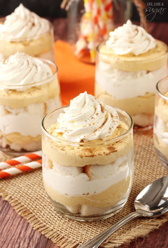 Mini Pumpkin Cheesecake Trifles in jars