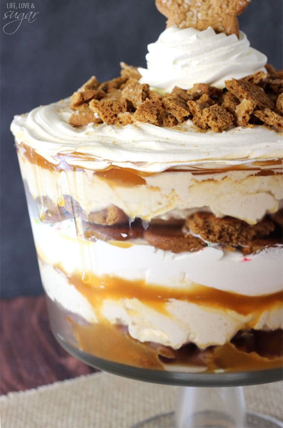 Gingerbread Cheesecake Trifle - layers of gingerbread, no bake gingerbread cheesecake, caramel and whipped cream!