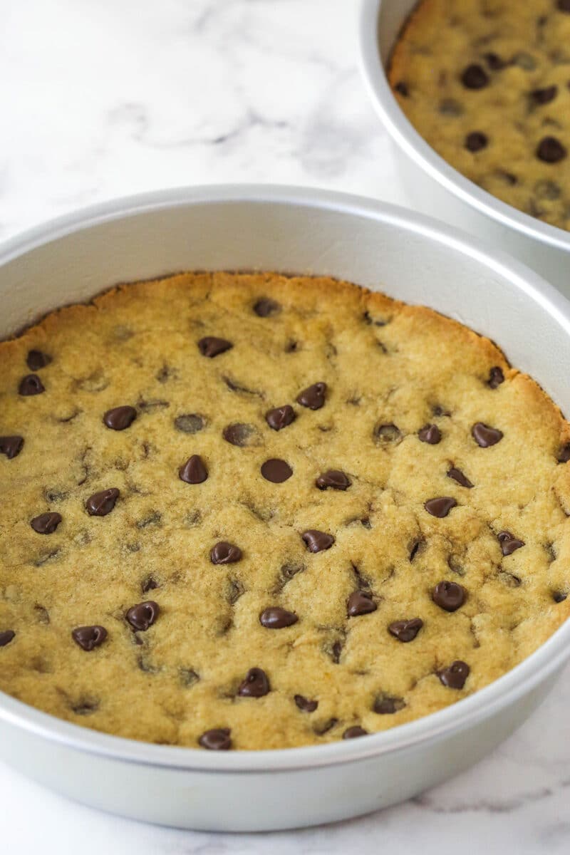 Chocolate chip cookie in a round pan