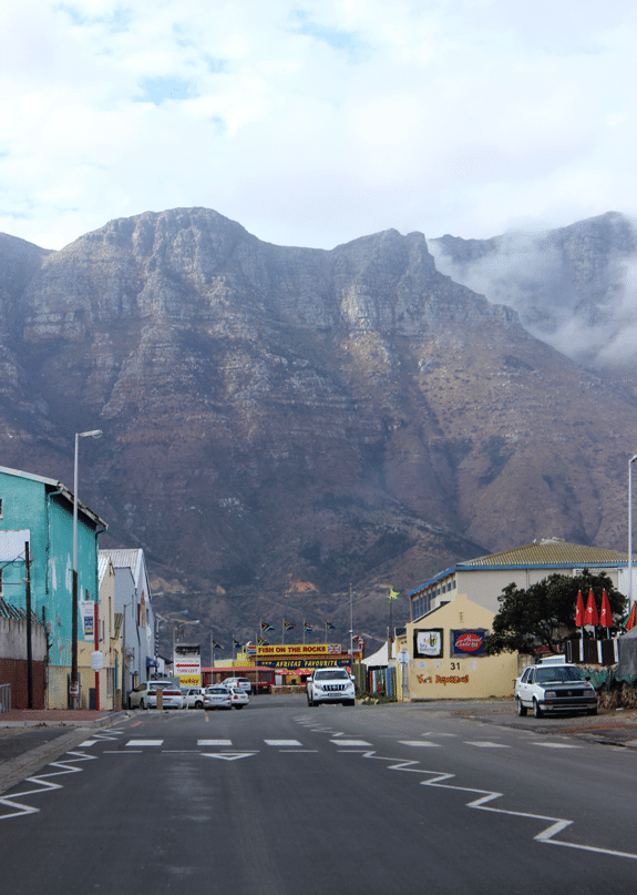 Houte Bay with mountains in the background