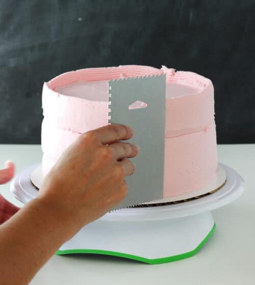 How to Frost a Cake with Buttercream StepbyStep Tutorial (Photos)