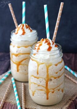 Two mason jars of Caramel Blended Coffee with straws