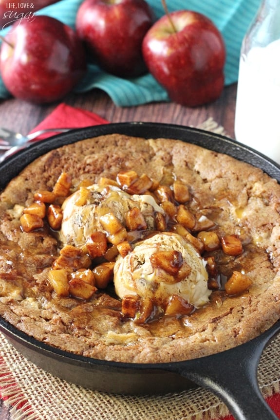 Apple Cinnamon Skillet Blondie topped with vanilla ice cream