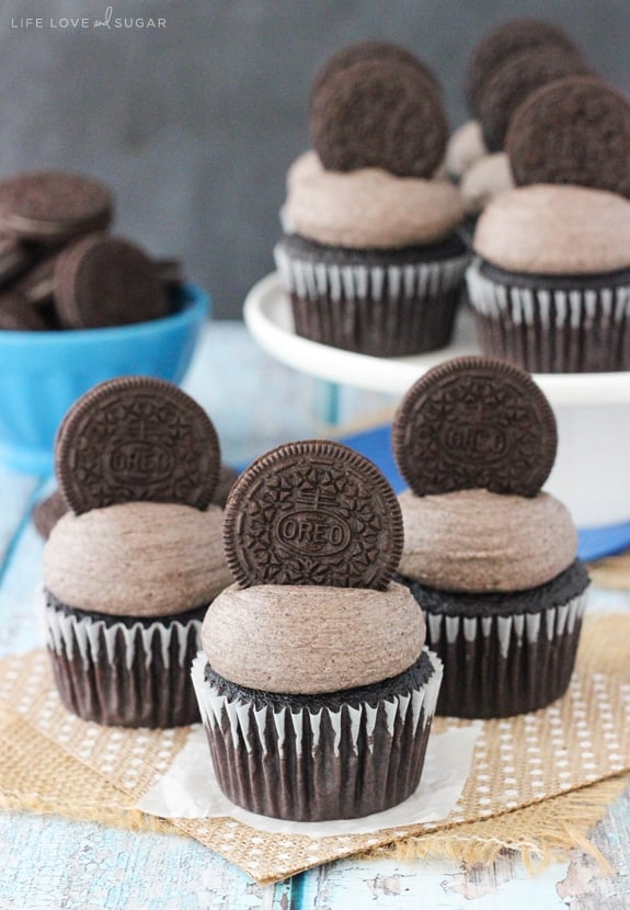 Oreo Chocolate Cupcakes - moist and fluffy chocolate cupcakes topped with Oreo frosting!