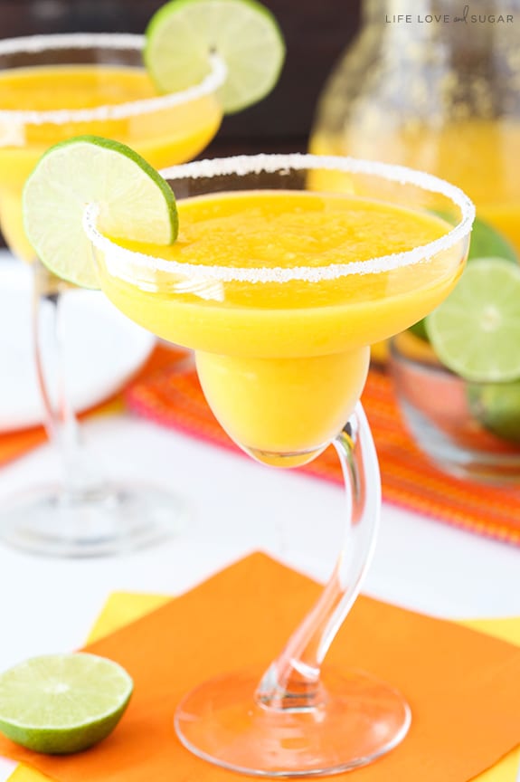 Mango Margaritas - the perfect frozen drink for summer!