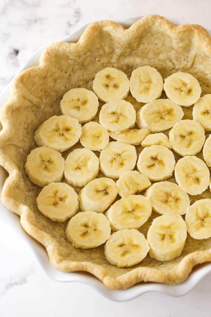 Banana slices in pie filling
