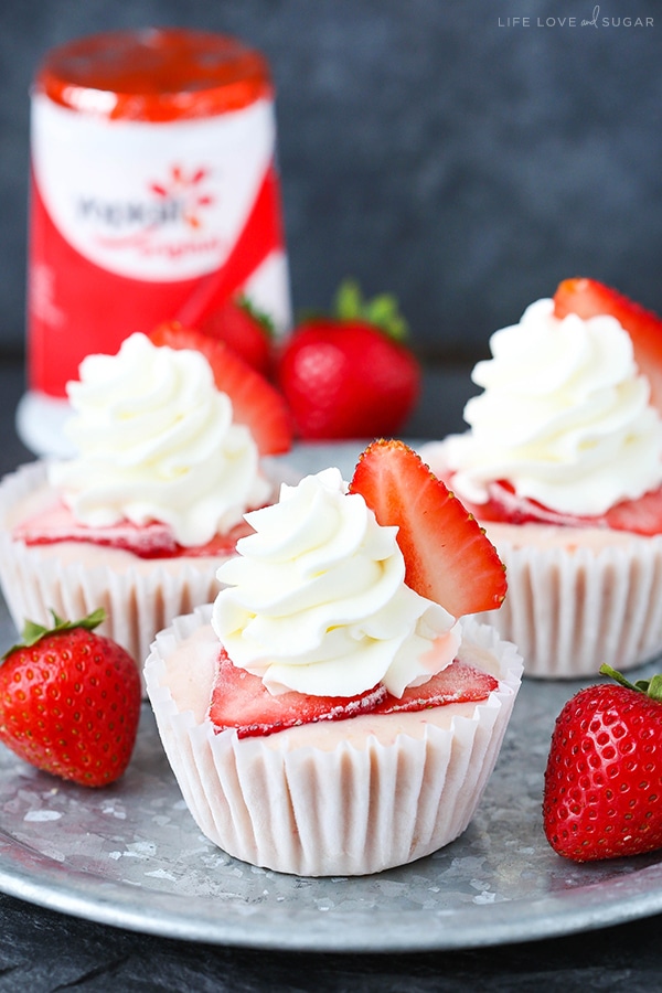 Strawberry Banana Frozen Yogurt Cupcakes! Just a few simple ingredients and so good!