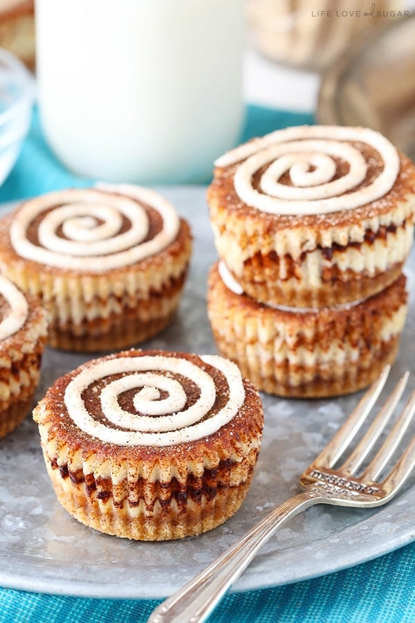 Mini Cinnamon Roll Cheesecakes