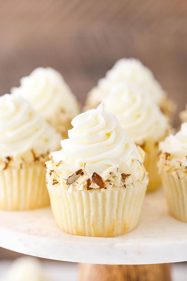 Almond Amaretto Cupcakes decorated