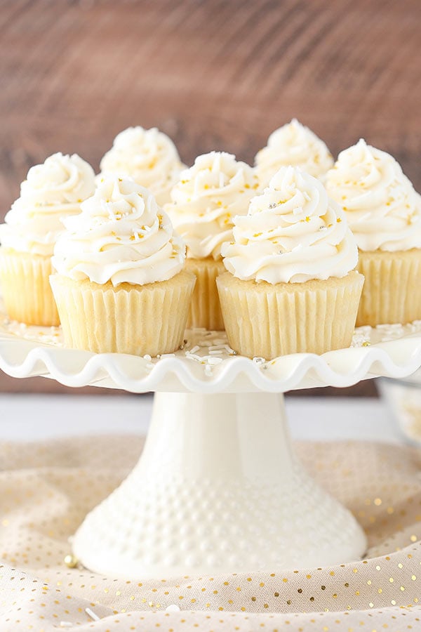 Best Moist Vanilla Cupcakes