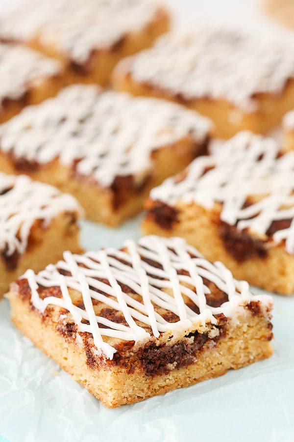 Cinnamon Roll Blondies recipe