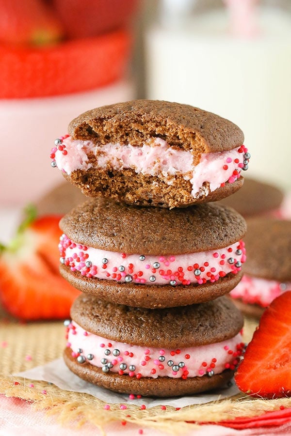 Easy Strawberry Chocolate Cookie Sandwiches