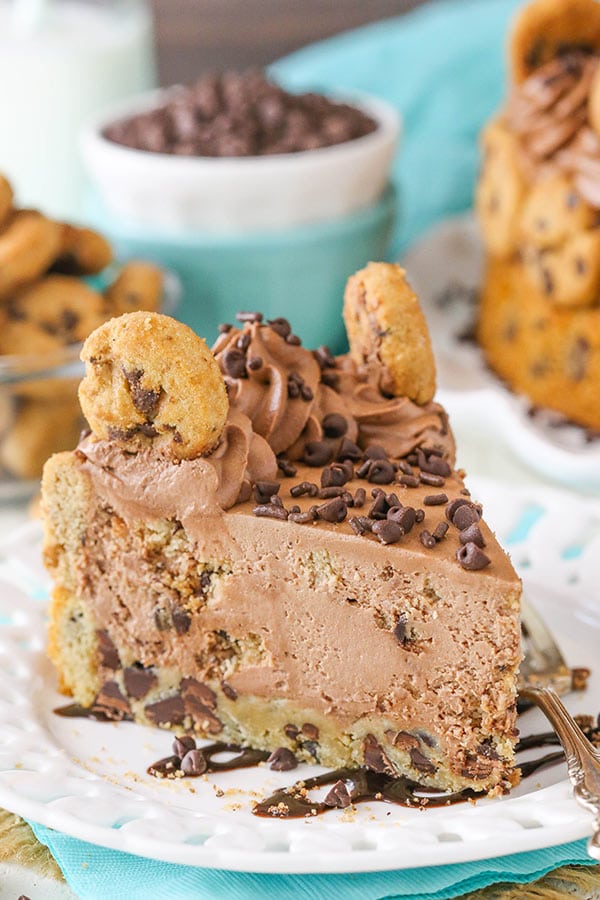 Chocolate Chip Cookie Bottomed Cheesecake - chewy chocolate chip cookie on the bottom and smooth chocolate cheesecake on top! YUM!