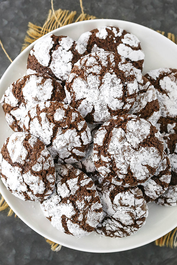 Chocolate Crinkle Cookies - soft and chewy centers with lightly crunchy edges! Classic holiday cookie!
