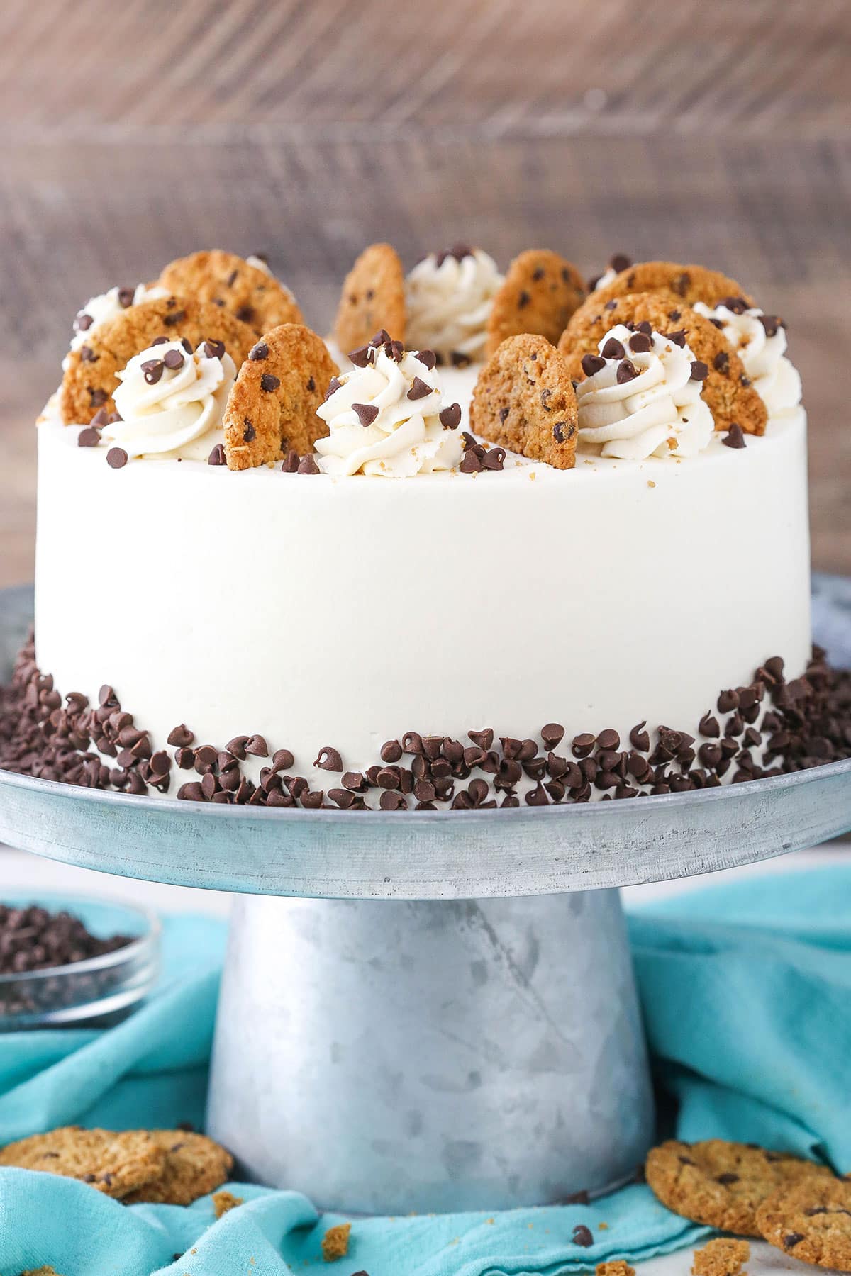 Oatmeal chocolate chip cookie ice c ream cake decorated with oatmeal cookies.