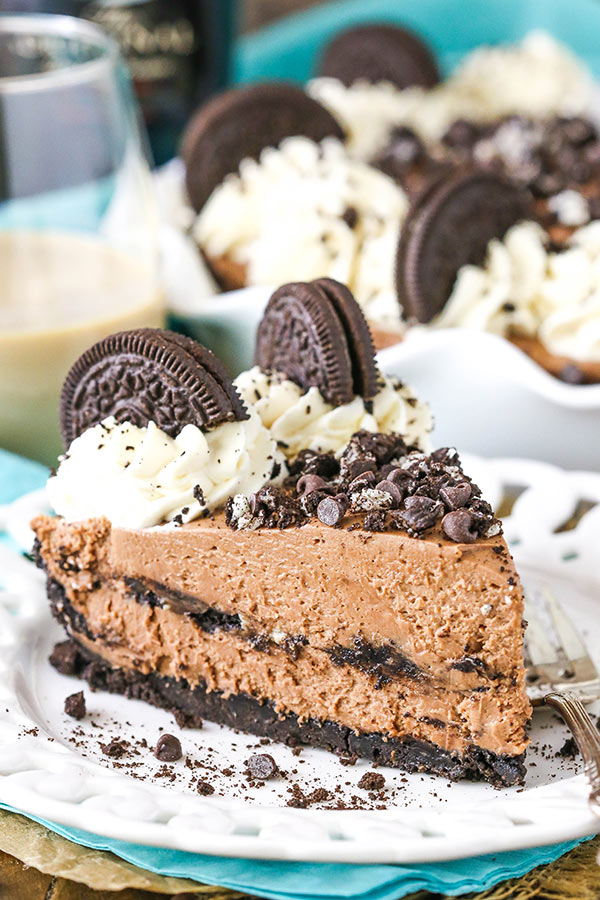 Baileys Chocolate Cream Pie with Oreo Crust | Easy Chocolate Pie Recipe