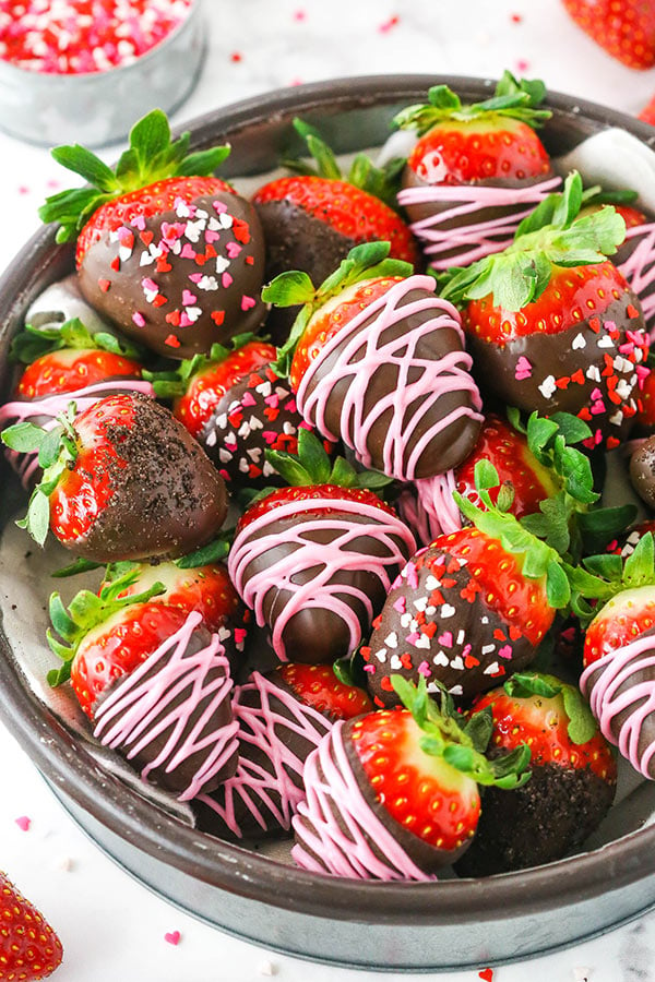 Bowl of Easy Chocolate Covered Strawberries