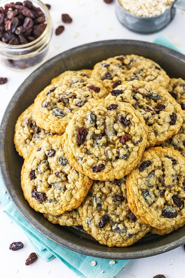 Easy Soft & Chewy Oatmeal Raisin Cookies Recipe